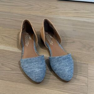 TOMS Women's Denim Blue and Tan Loafers